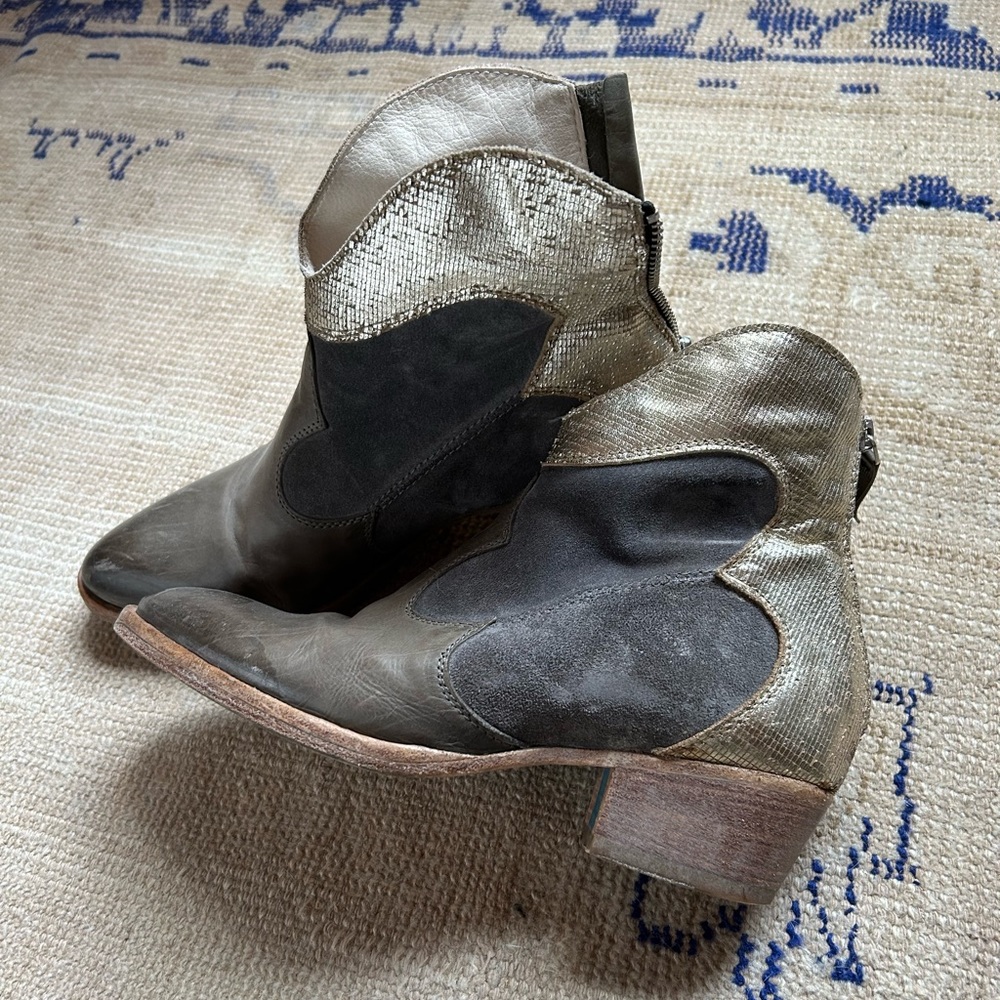 Moma ankle boots